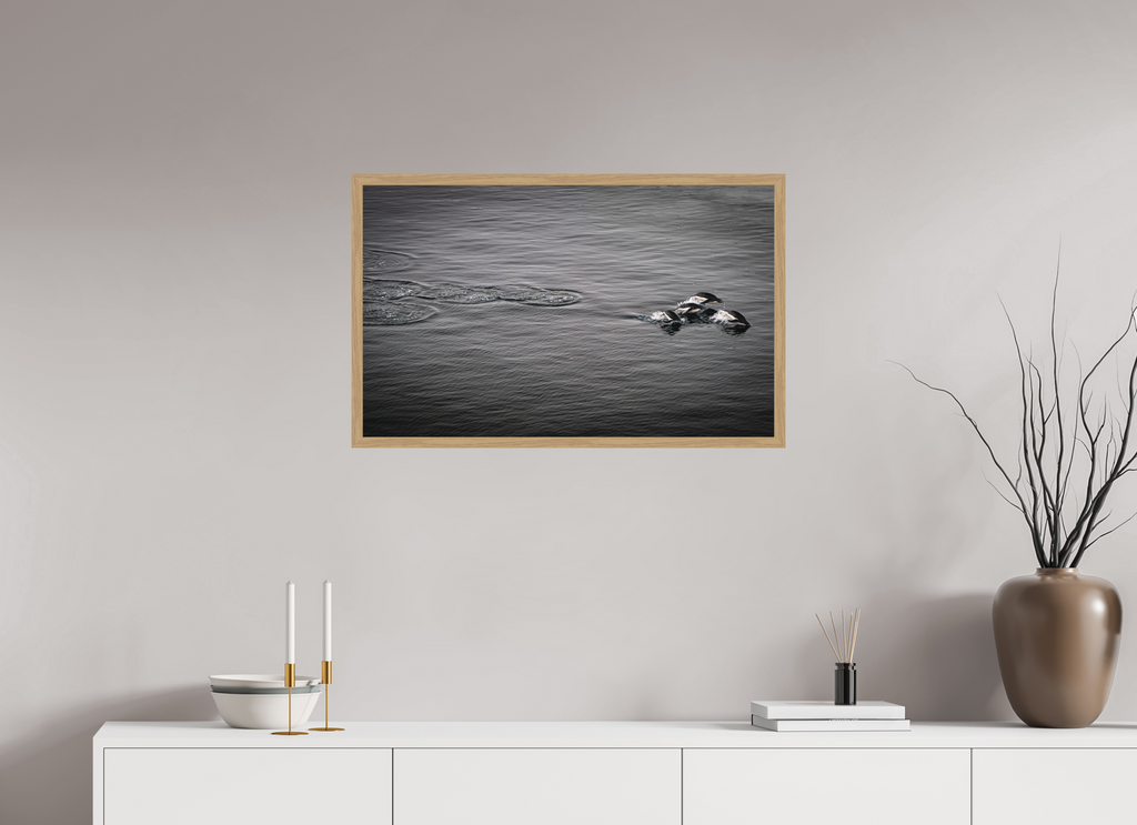 80,7 x 50 cm, Impression Fine Art encadrée en chêne naturel - mat Liberté synchronisée