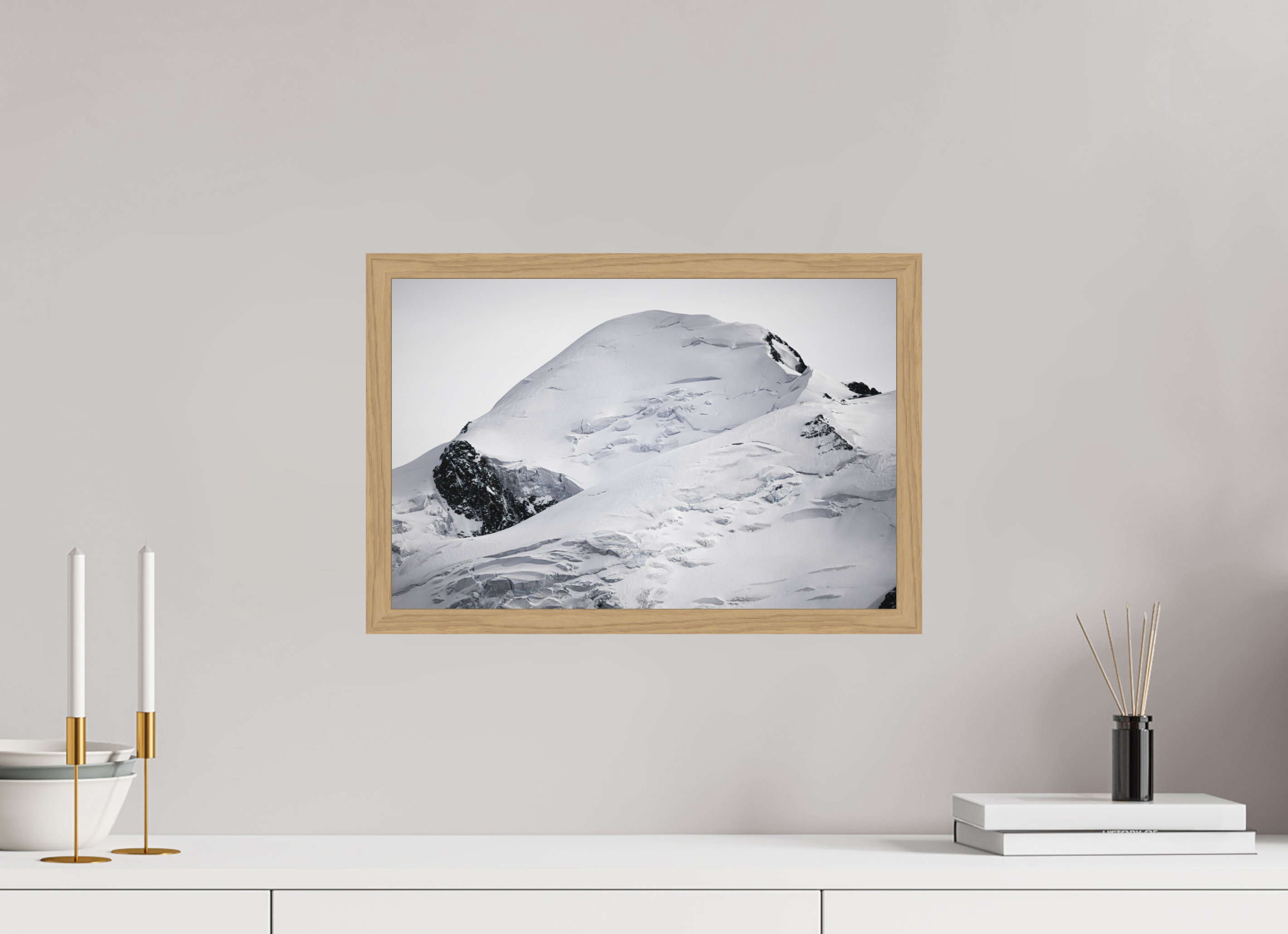 45 x 30 cm, Impression Fine Art encadrée en chêne naturel - mat Le Mont Blanc
